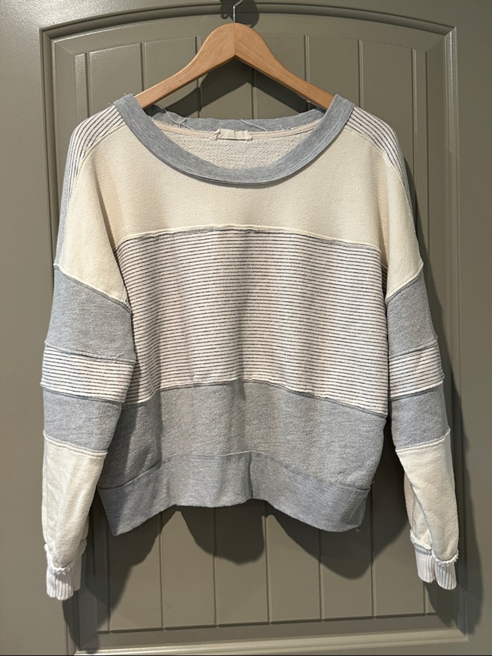 BY TOGETHER Two-Tone Pullover S